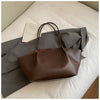 Casual Large Capacity  Shoulder Bag ‒ Spacious Retro  Travel Tote