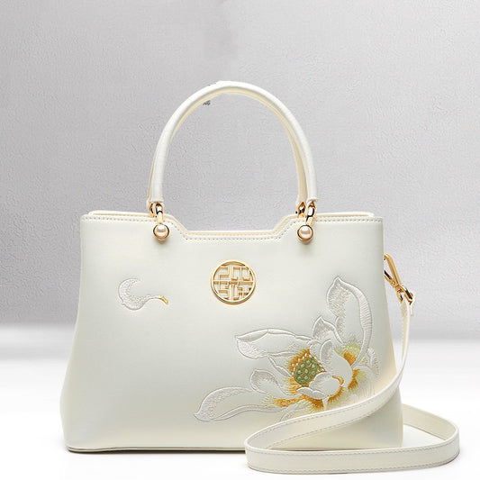 Fashionable Work & College  Tote ‒ Versatile Office Bag for  Women