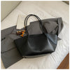 Casual Large Capacity  Shoulder Bag ‒ Spacious Retro  Travel Tote